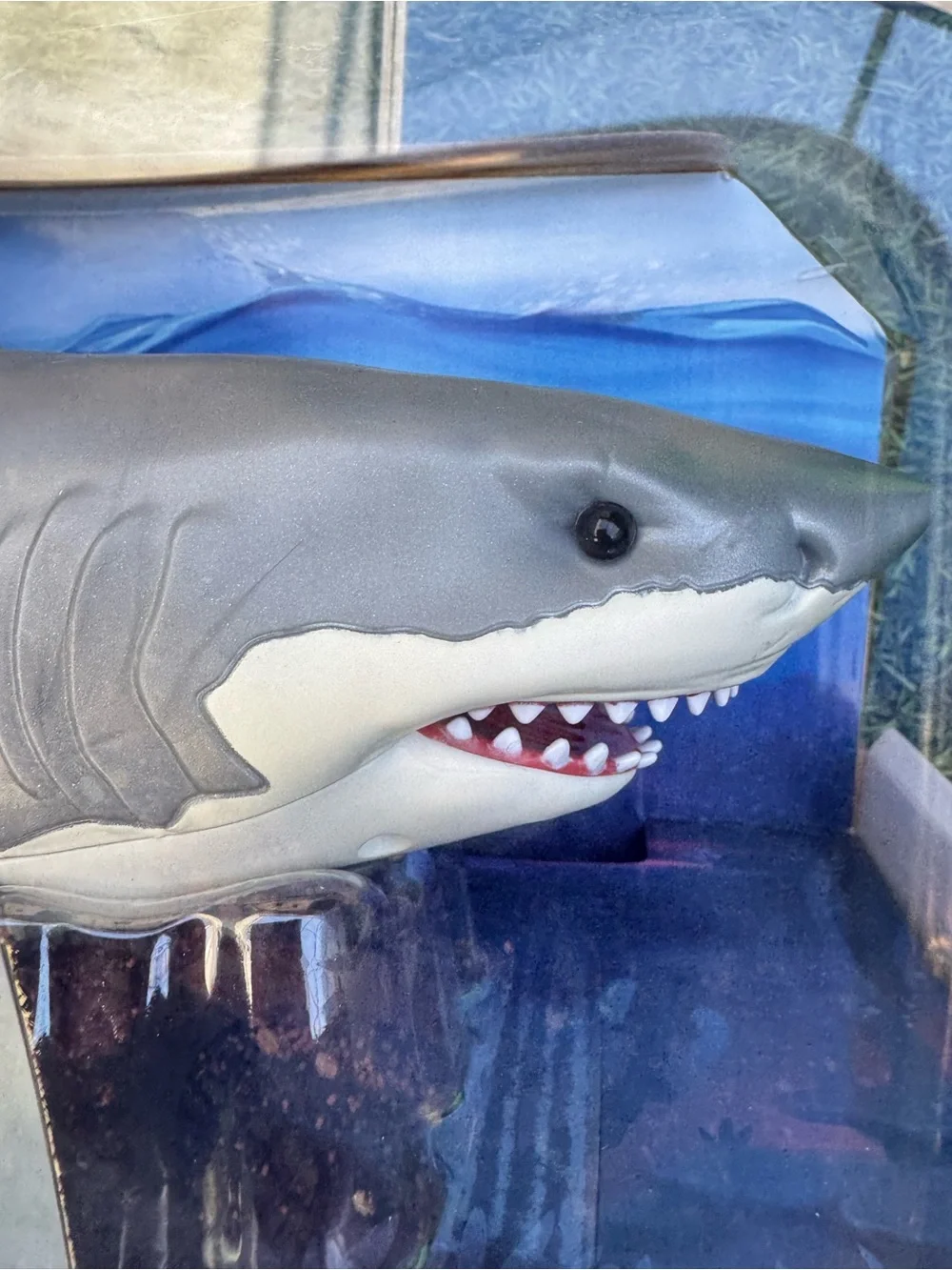 Robo Alive Great White Shark Series 1 by Zuru, Battery-Powered Robotic Light up